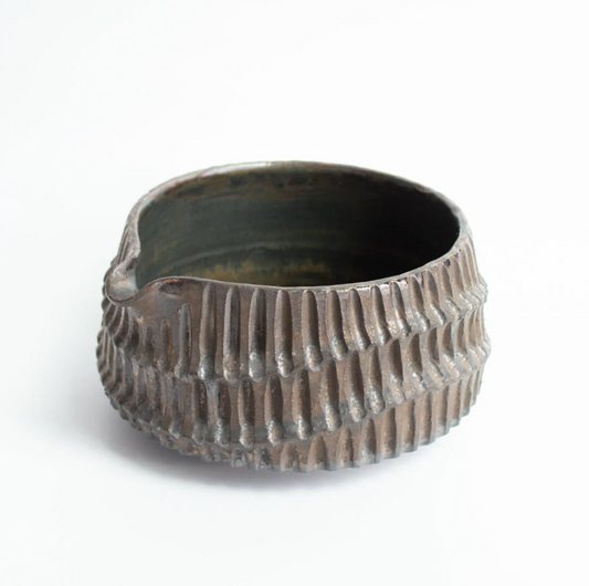 HIROMI Matcha Bowl with Spout (CHAWAN)