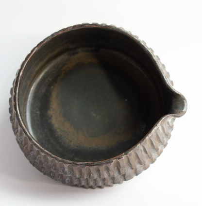 HIROMI Matcha Bowl with Spout (CHAWAN)